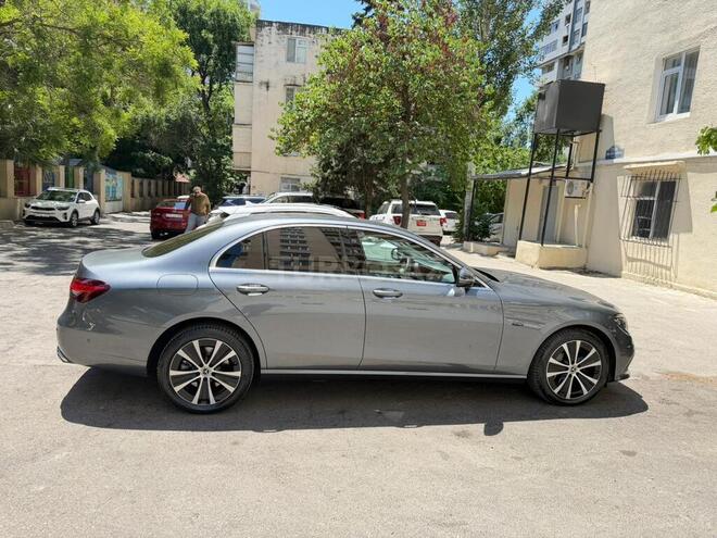 Mercedes E 300 e-5