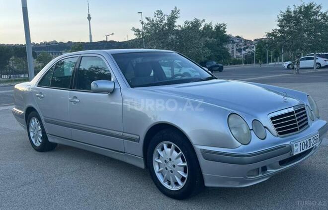 Mercedes E 240-3