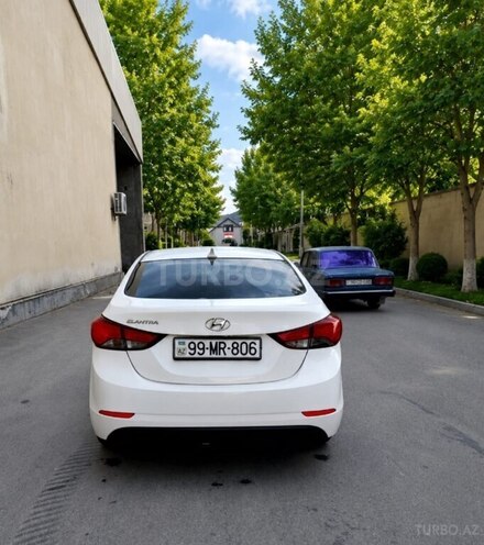 Hyundai Elantra-5