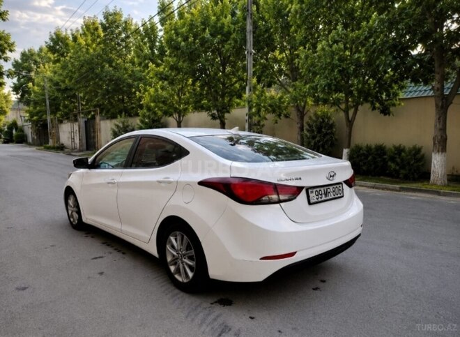 Hyundai Elantra-3