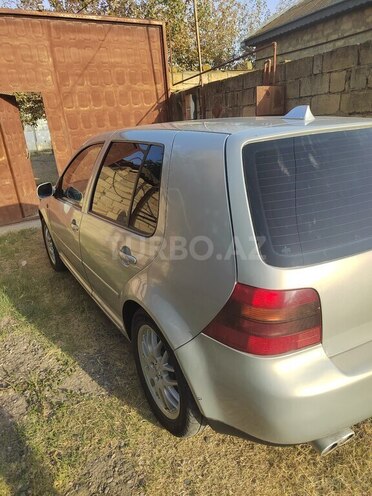Volkswagen Golf-5