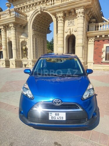 Toyota Sienta-1