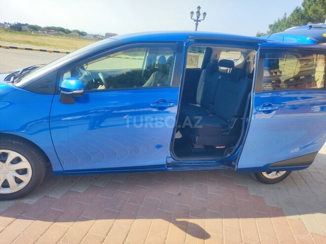 Toyota Sienta-10