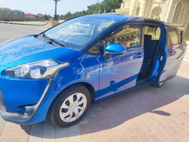 Toyota Sienta-8