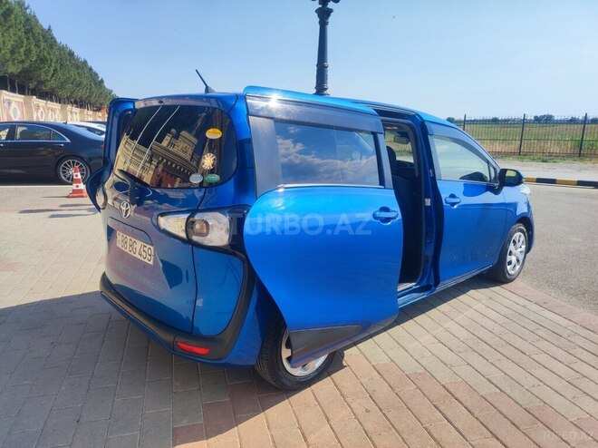 Toyota Sienta-13