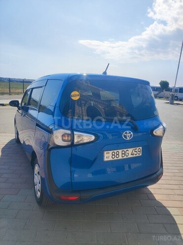 Toyota Sienta-15