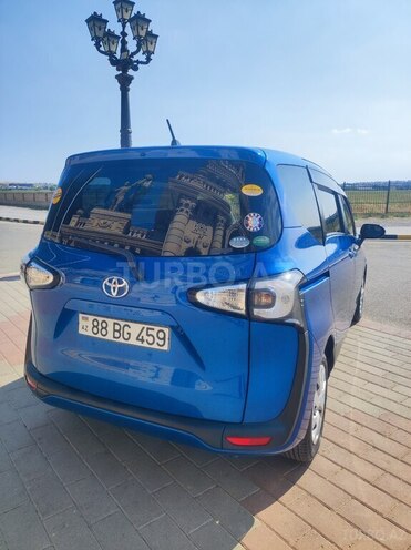 Toyota Sienta-3