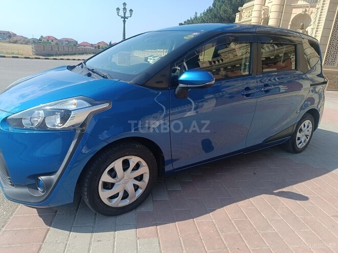 Toyota Sienta-17