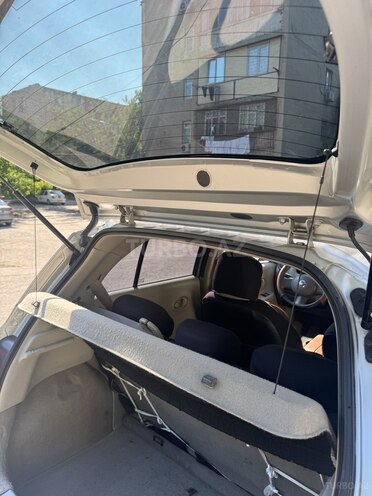 Nissan Micra-13