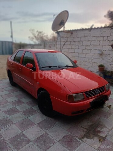 Volkswagen Polo-1
