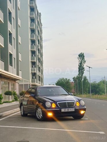 Mercedes E 270-4