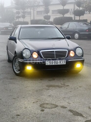 Mercedes E 270-7
