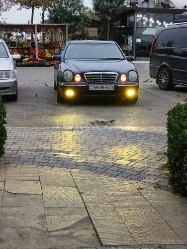 Mercedes E 270-8