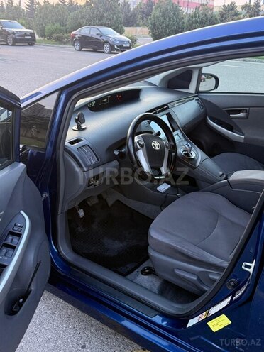 Toyota Prius-7