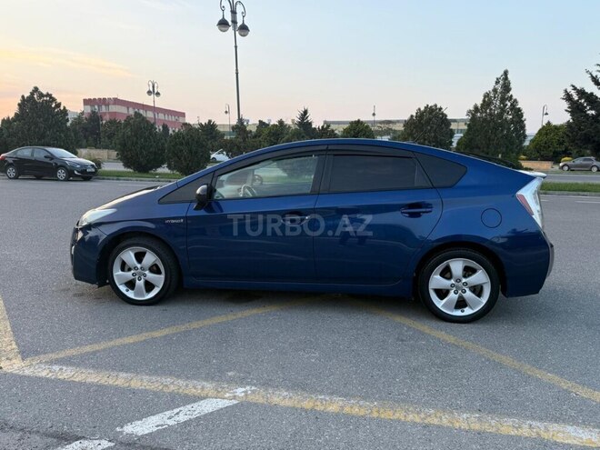 Toyota Prius-5