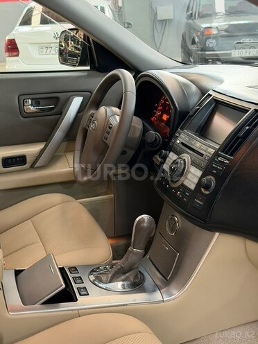 Infiniti FX35-13