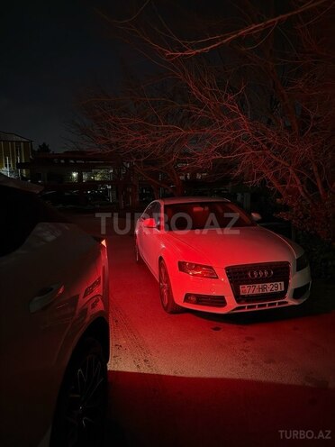 Audi A4-9
