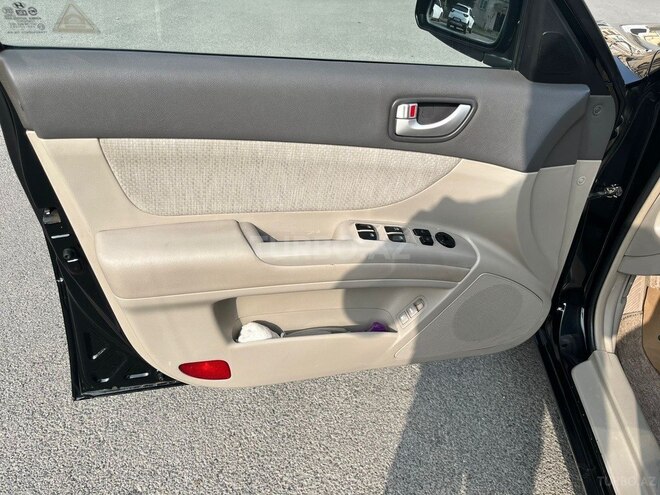 Hyundai Sonata-12
