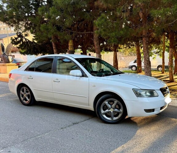 Hyundai Sonata-2