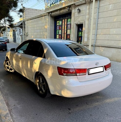 Hyundai Sonata-4