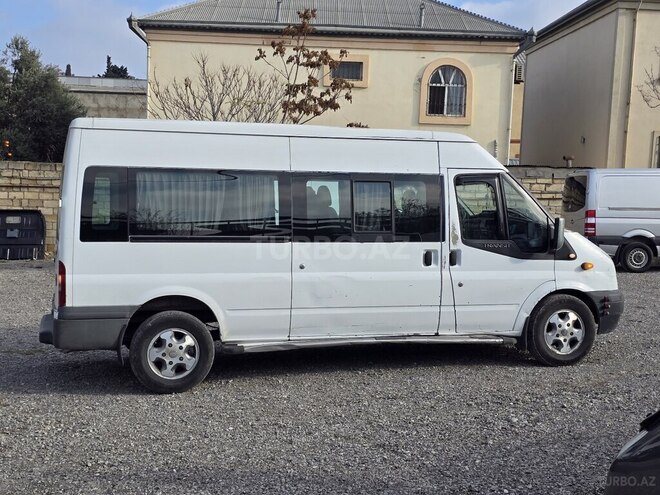 Ford Transit-3