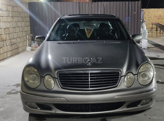 Mercedes E 320-1