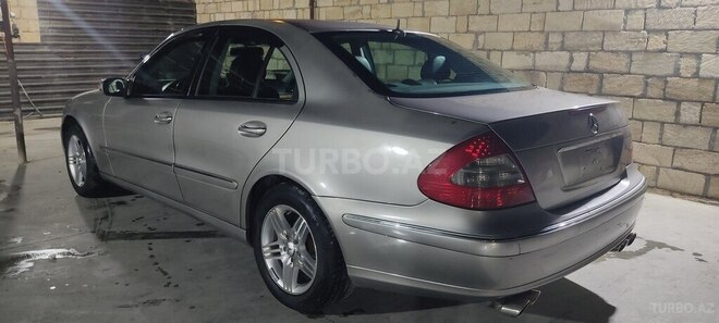 Mercedes E 320-4