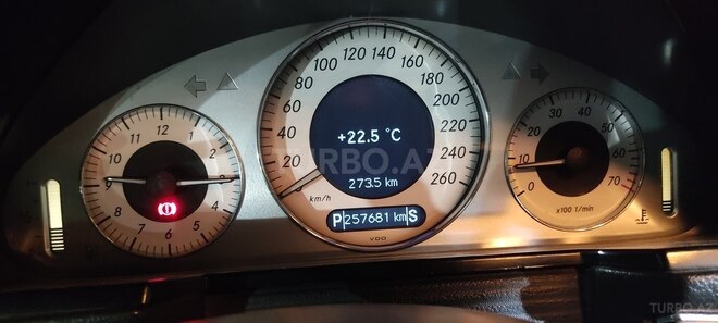 Mercedes E 320-8