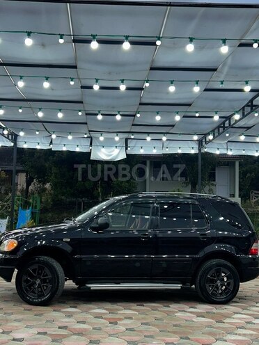 Mercedes ML 320-7