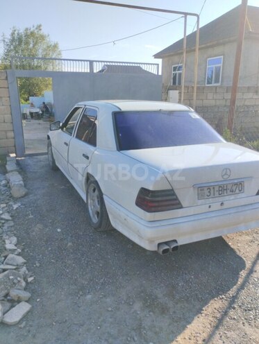 Mercedes E 250-4