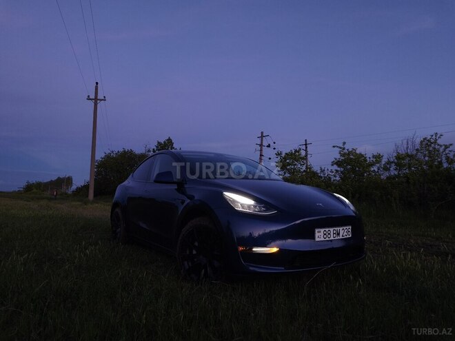 Tesla Model Y-7