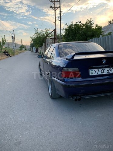 BMW 320-6