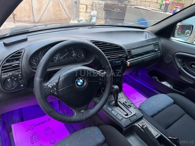 BMW 320-7