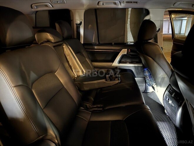 Toyota Land Cruiser-8