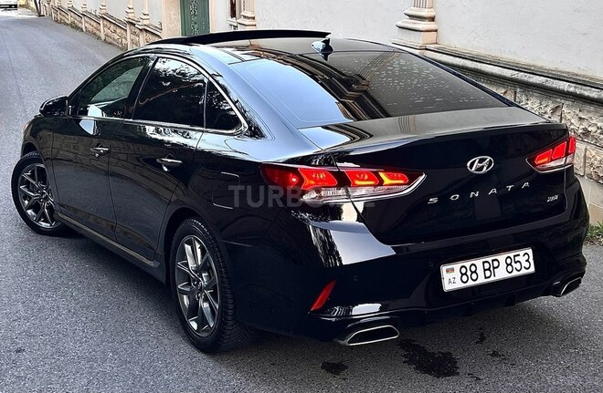 Hyundai Sonata-5