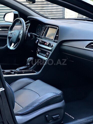 Hyundai Sonata-11
