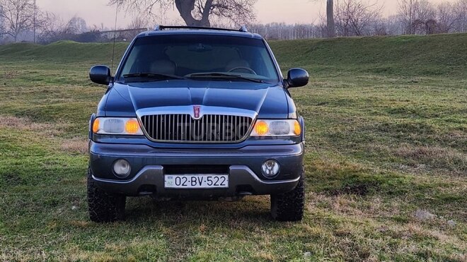 Lincoln Navigator-1