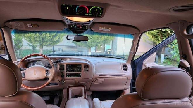 Lincoln Navigator-9