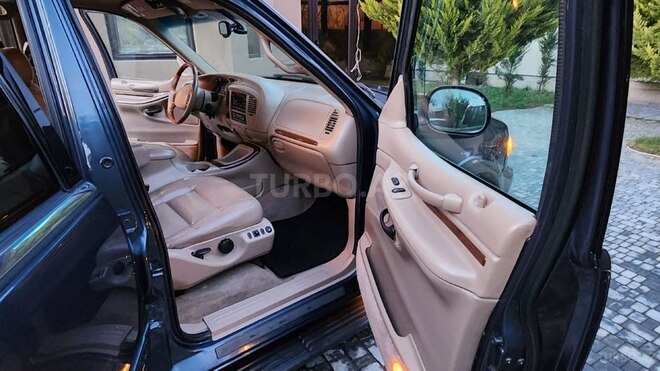 Lincoln Navigator-8