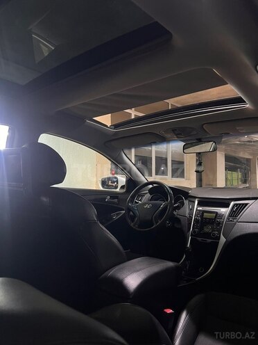 Hyundai Sonata-6