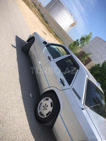 Mercedes 190-5