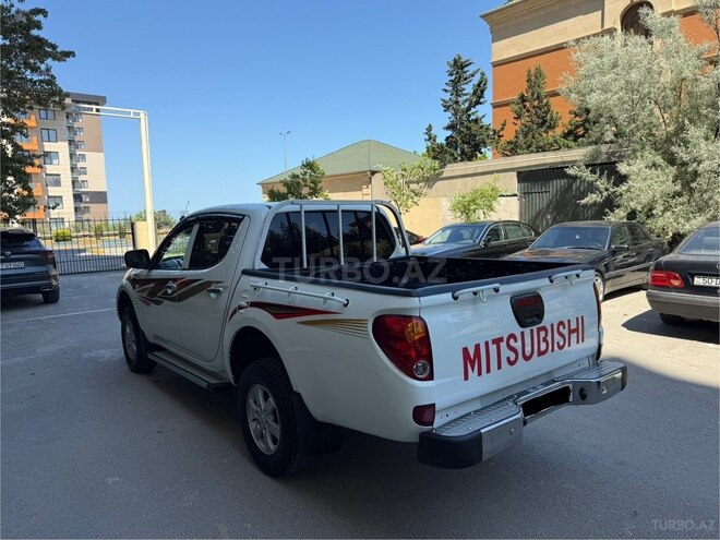 Mitsubishi L200-3