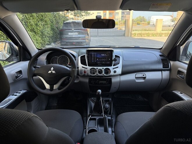 Mitsubishi L200-6