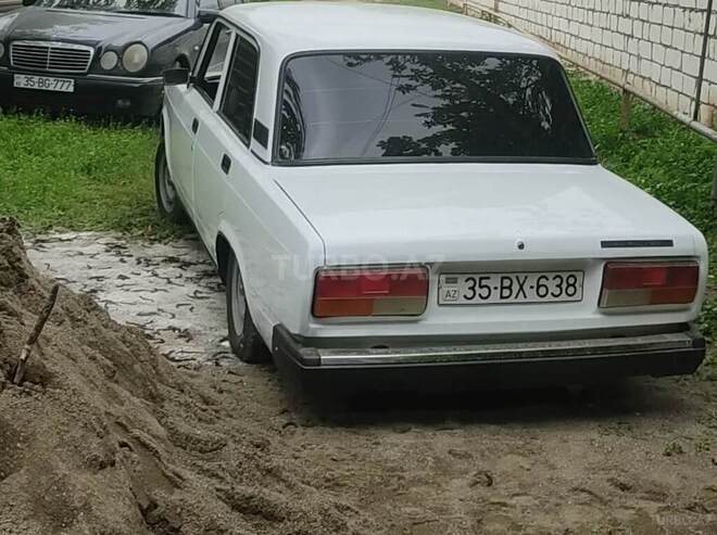 LADA (VAZ) 2107-2