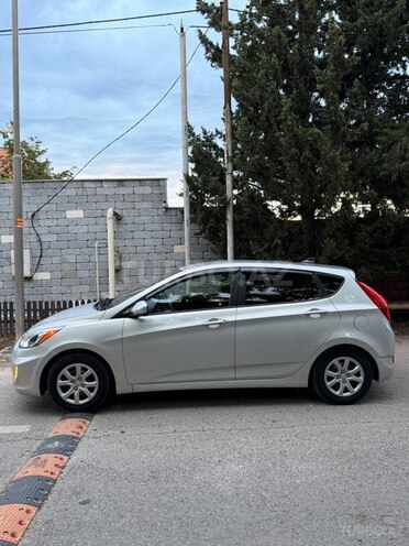 Hyundai Accent-6