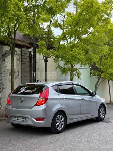 Hyundai Accent-3