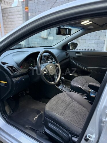 Hyundai Accent-9