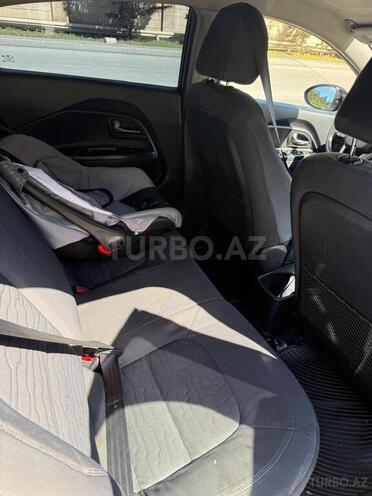 Kia Rio-6