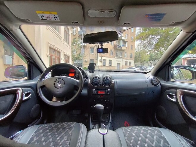 Renault Duster-7