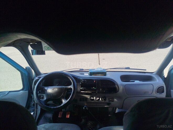 Ford Transit-8